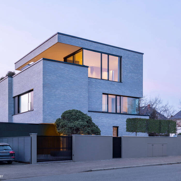 008_7R25586-NEW-2_40_700pixel