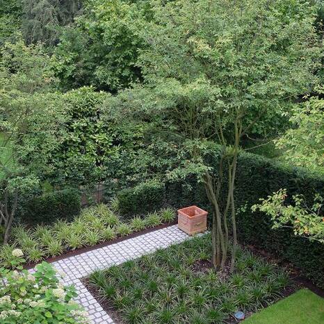 013-besgen_10_700pixelo29jLBMzG0PPD