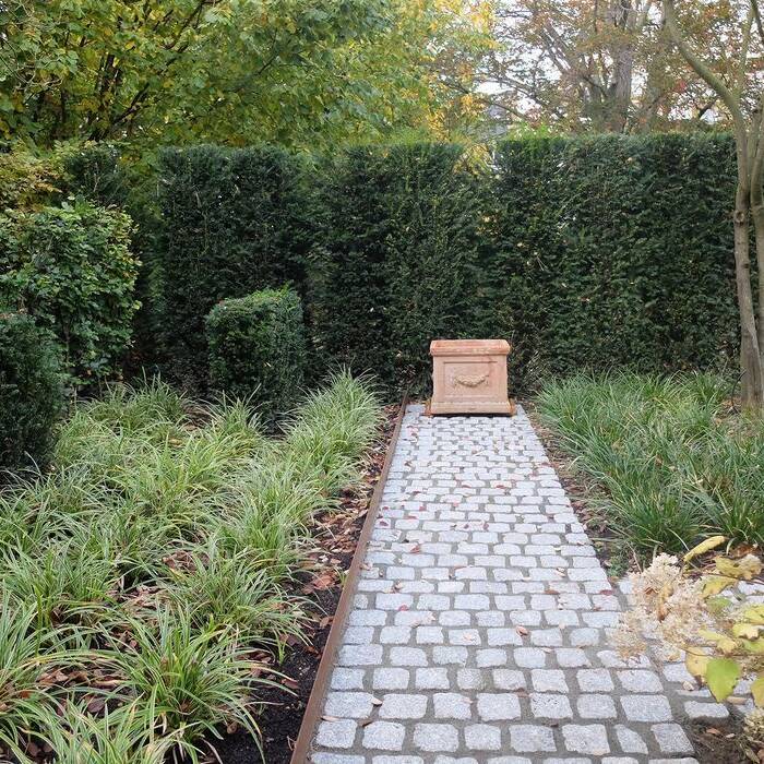 016-besgen_15_700pixelDYJX9f39yGEJE