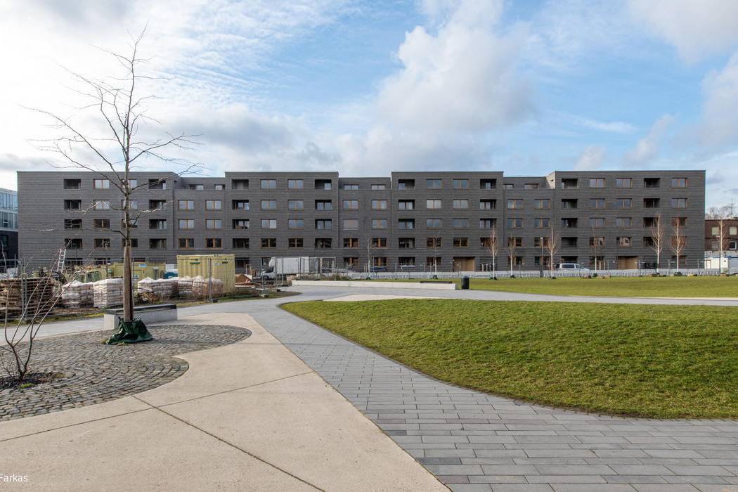 01_SFA_KoelnClouth_LisaFarkas_7492_700pixel