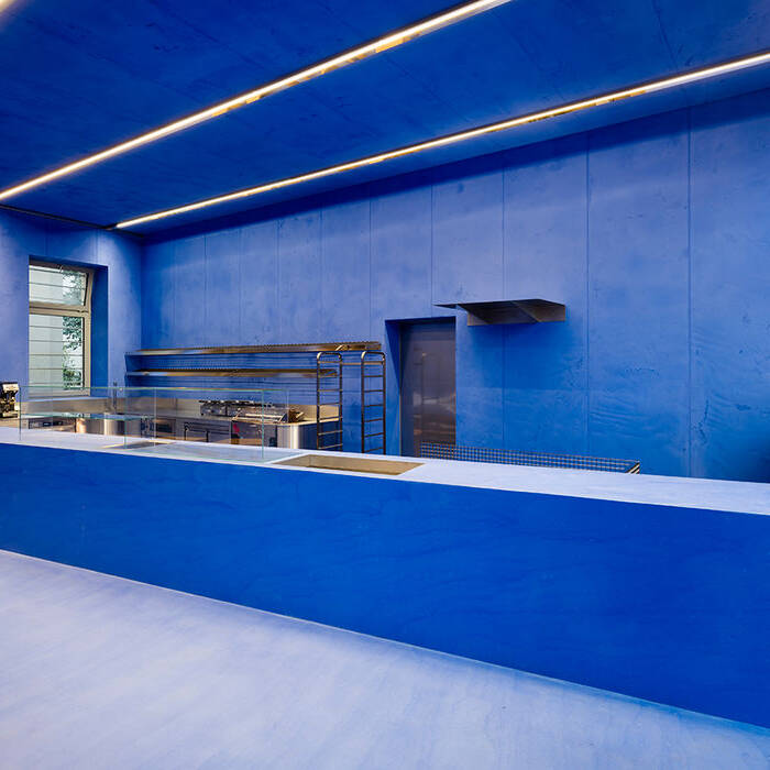 02-210829tm09_10_700pixel