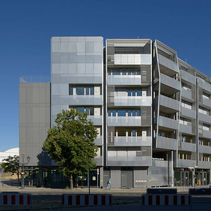02-Architektur_Ansicht-Markgrafenstrasse-C-Rainer-Gollmer_10_700pixel