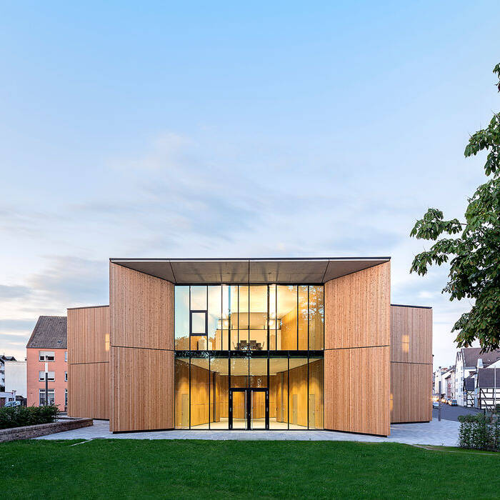 02-Pfarrzentrum-Hippolytushaus-Troisdorf-Aussenansicht-Daniel-Stauch_15_700pixel