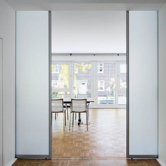 041_jk181017_10_700pixel