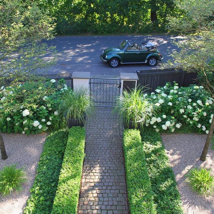 045-vorgarten-Amelanchier-garten-pool-poolhaus-naturstein-spa-infinitypool-gartendesign-hochbeet-gartengestaltung-gartenbau_15_700pixel