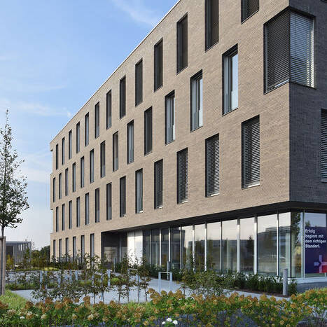 05_10_700pixelMm5z7Oag1A4b0