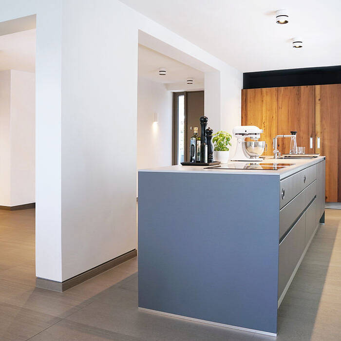 08_10_700pixeluSDdkyGUBpkUa