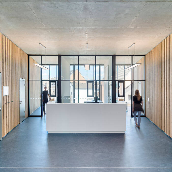 09-Pfarrzentrum-Troisdorf-Pastorale-Bu-ros-Daniel-Stauch_15_700pixel