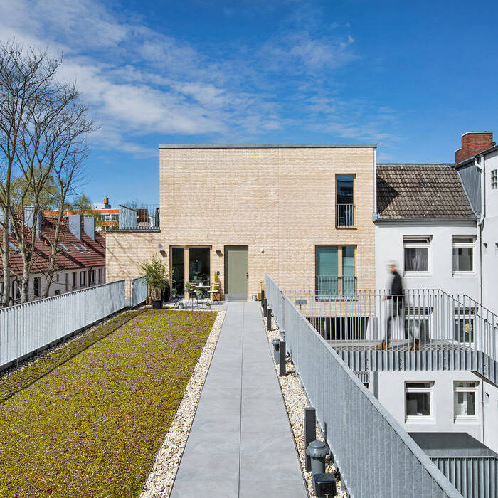 09_15_700pixelGzXL0ysvP2YTT