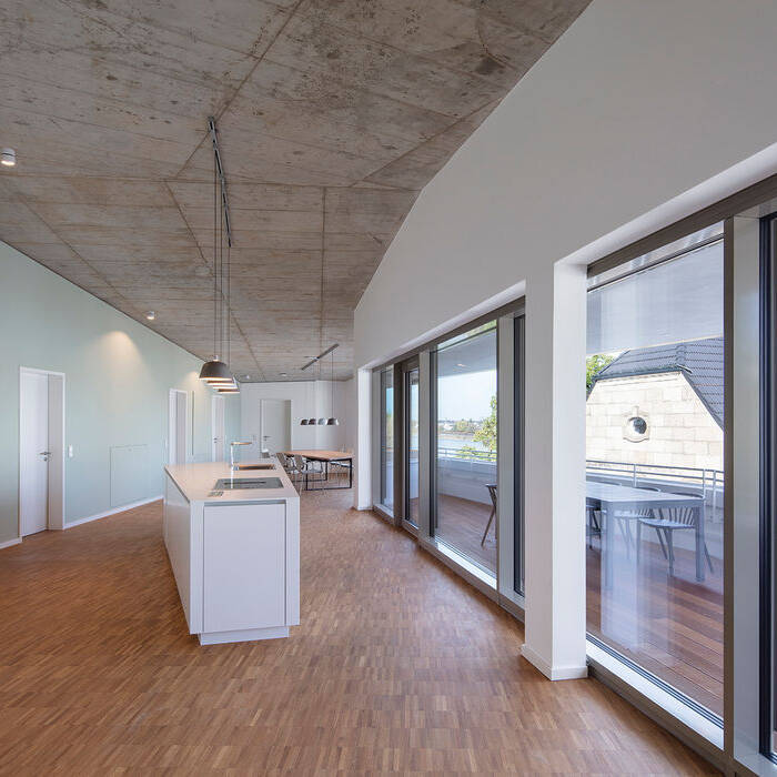 105_jk271022_15_700pixel