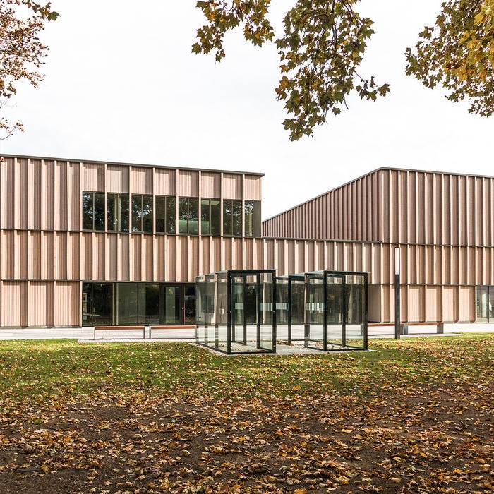 10_15_700pixelfBLZglmiNaYCw