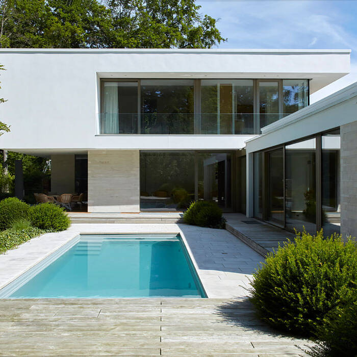 10_Haus_frontal_Pool_15_700pixel