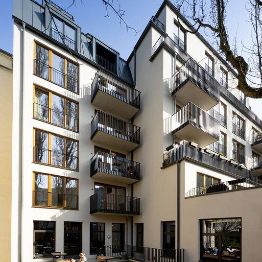 10_Kunst-Herbert_Bahrenfelderstr_Treppenhaus-7888-Kopie_10_700pixel