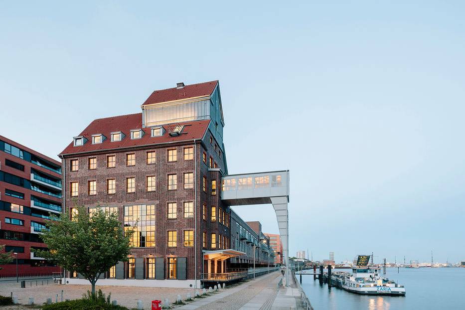 12_15_700pixel7zFPQKdDMAPWc