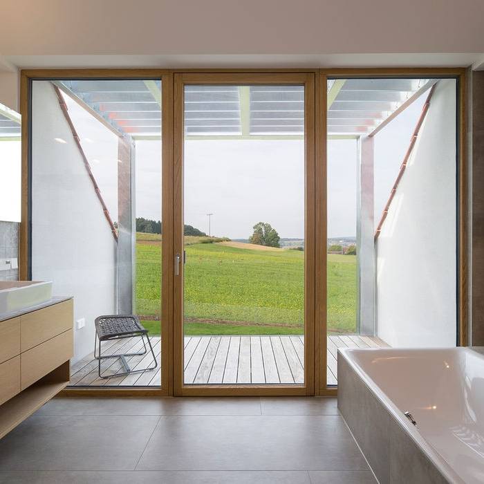 13_15_700pixelUg1ls4A15W0Wa