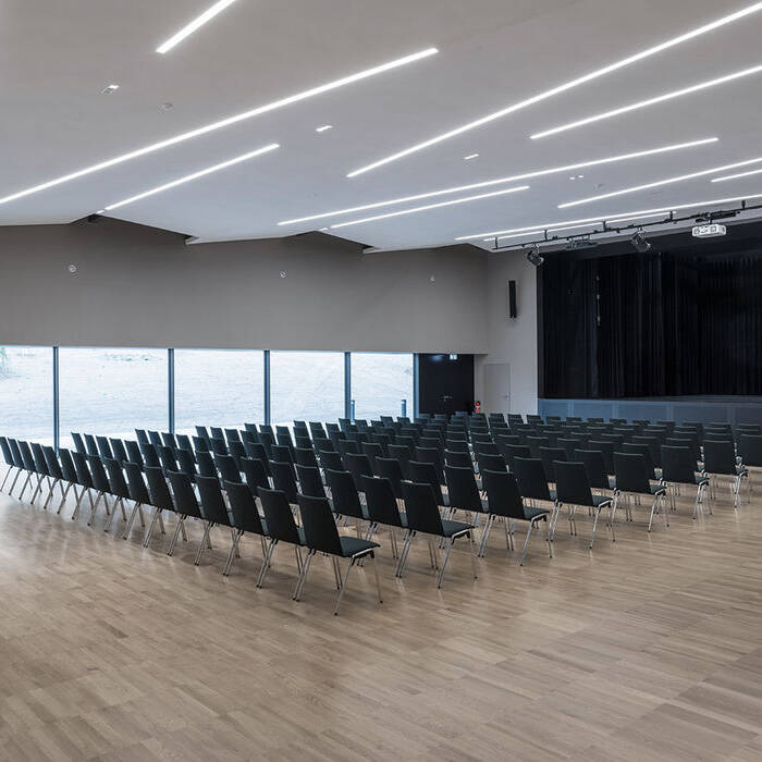 14_dasch-zu-rn-partner_Veranstaltungshalle-Kuppenheim_grosser-Saal_15_700pixel