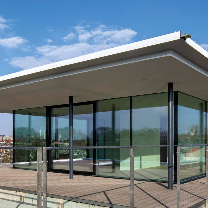 19001005-B_21_700pixel