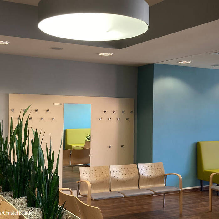 1-Stock-Wartebereich-e_15_700pixel