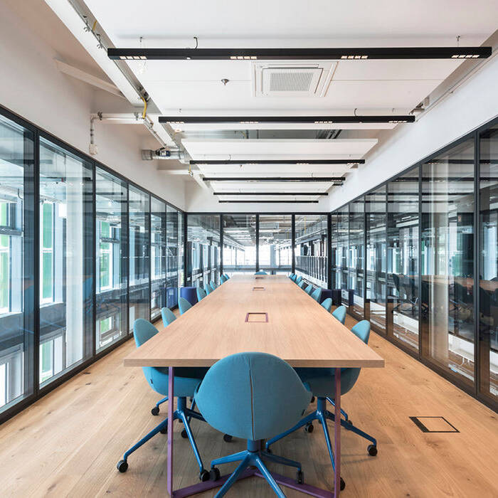 1_MKU2057_10_700pixel