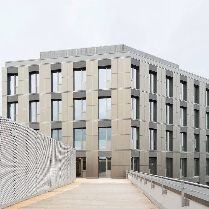 201112056_15_700pixel