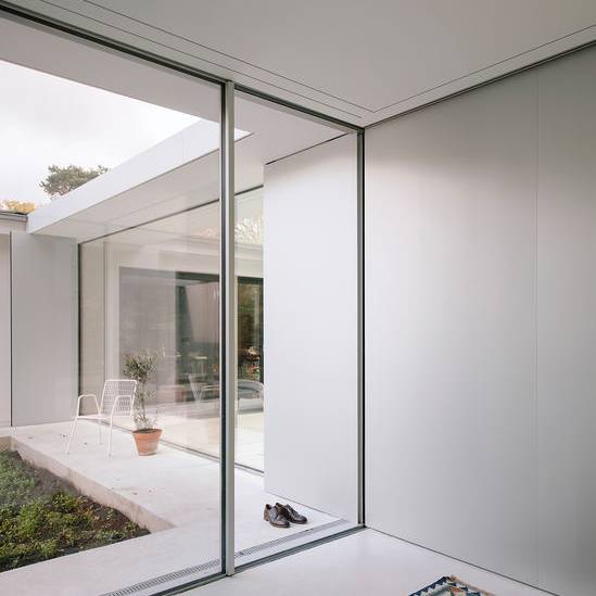 20-11-FAKT_070_Simon-Menges_HiRes_10_10_700pixelwncmJkzb5adx7