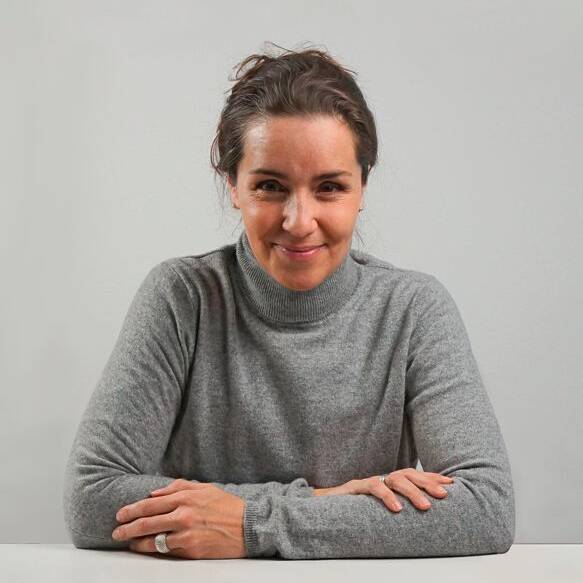 202104-Portrait-Simone-Dargel_10_700pixel