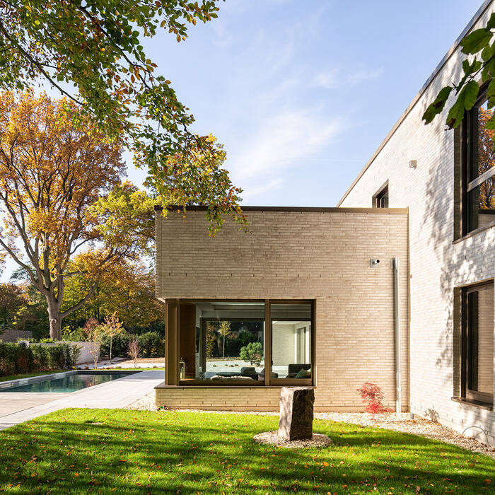 20211028_ESF_TSC8922H_15_700pixel