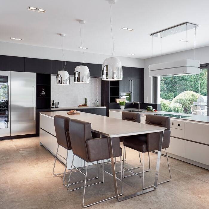 2047_M08_HE_15_700pixel