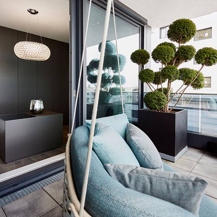 2049_M01_HE_WEB_10_700pixel