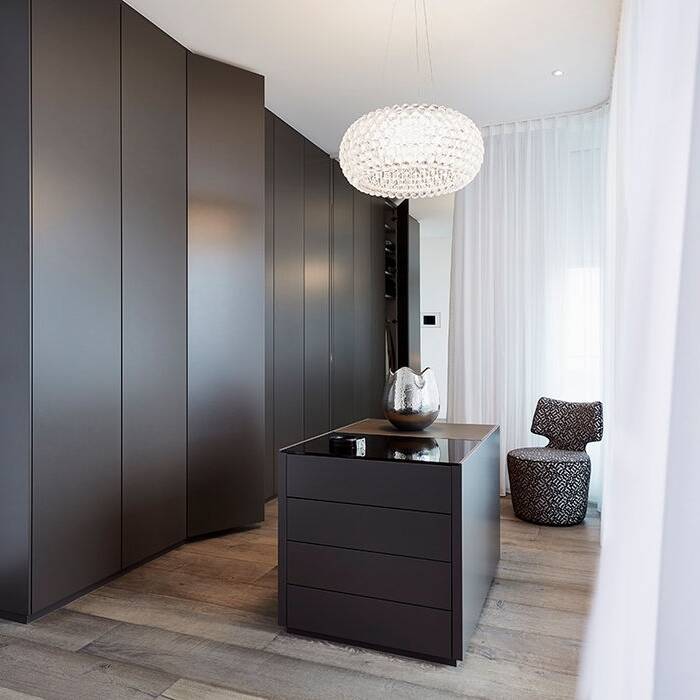 2049_M02B_HE_10_700pixel