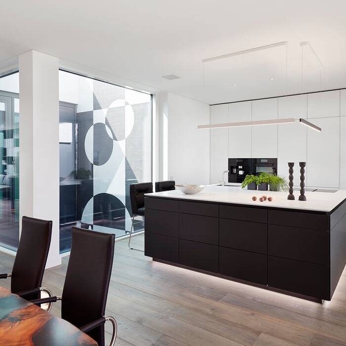 2049_M11_HE_15_700pixel