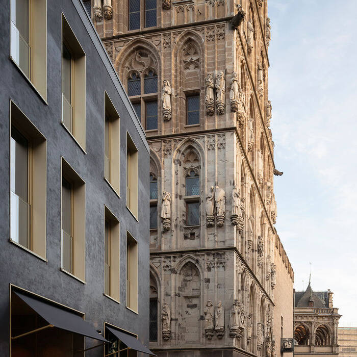 220603_CUBE_1737_VEF_5450_f_DM_15_700pixel