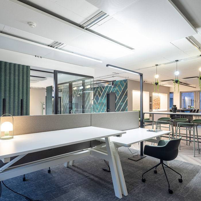 221223A_Kontorhaus_2842-Pano_19_700pixel