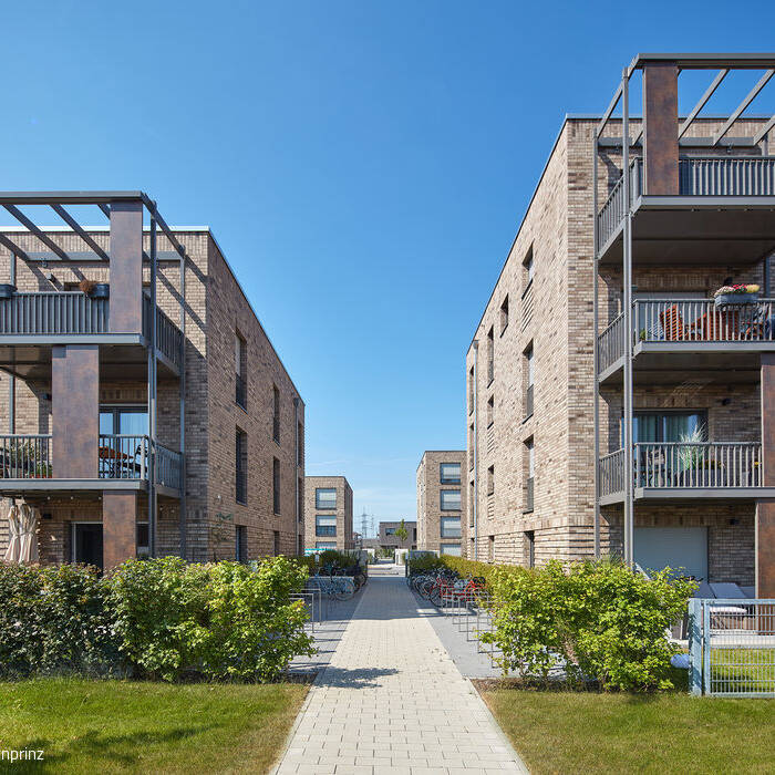 230617057_15_700pixel