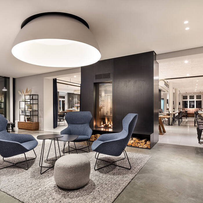 25_19_700pixelQqwnb6Et5b8ZL