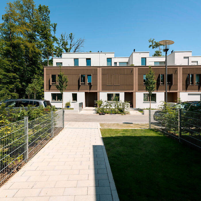 2E22F7E6-C53D-4152-9C12-40F754B97E7C_700pixel