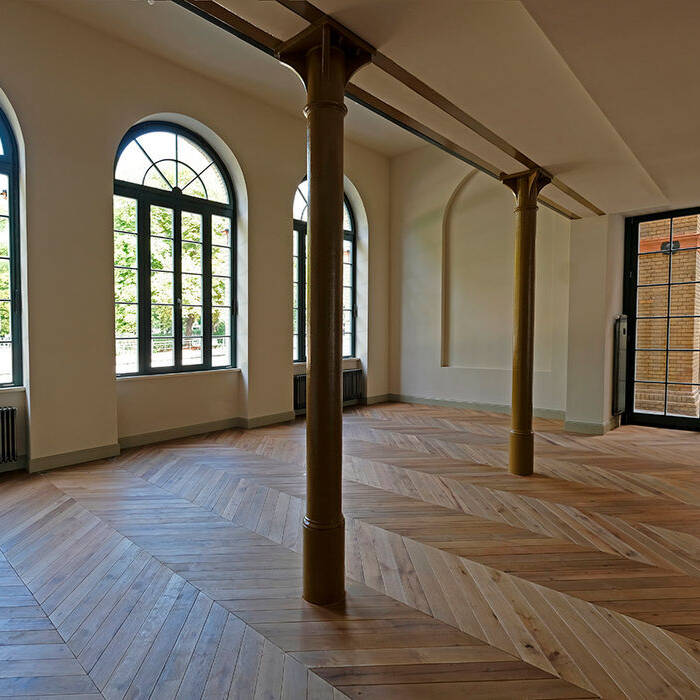 2_041_EG_Bar-Galeriebereich_210916_DSF0886_10_700pixel