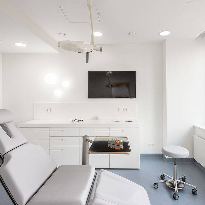 2_10_700pixeldJf9aCteRSzl0