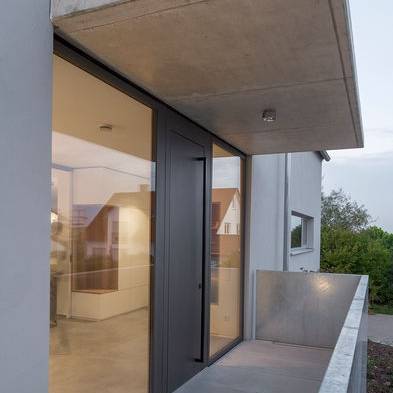 3_10_700pixel0F34yx3XxDqcn