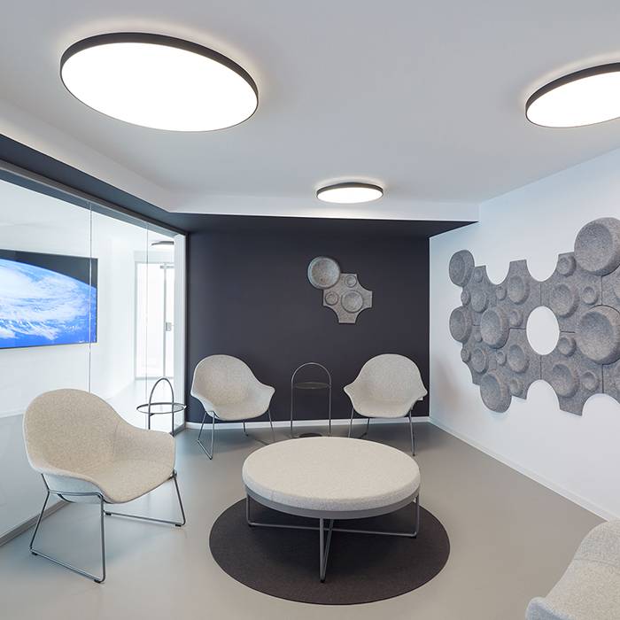 3_Wartezimmer-Zahnsrztpraxis_15_700pixel