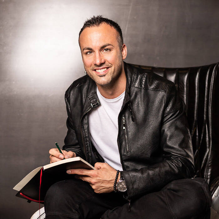 4_10_700pixelRmIFi3uwMVlC8