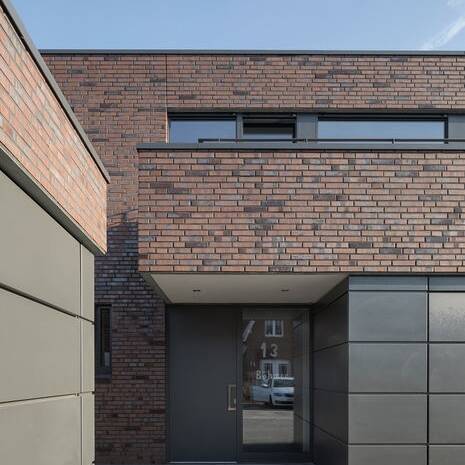 4_10_700pixelyIivUAskhxpVk