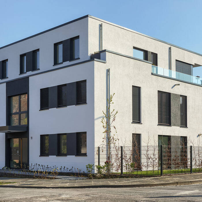 4_15_700pixelVaMpNIZEG5Gyl