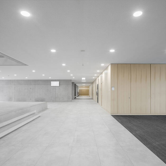 6_dzpa_Erweiterung_Faust-Gymnasium_Staufen_Vorhalle_Henrik-Schipper_19_700pixel
