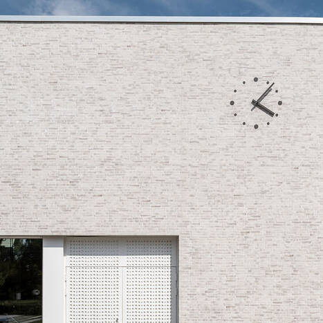 6_dzpa_Neubau-Grundschule-mit-Turnhalle-Ammerbuch-Altingen_Ansicht-Ost_Sporthalle_10_700pixel