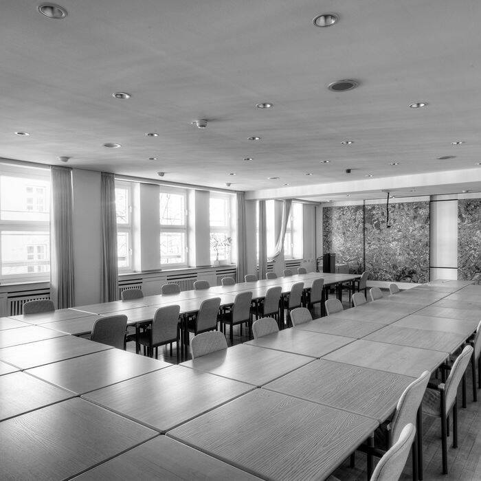 7_Tagungsraum_2-Etage_gross_von_Wand_links_aus_SW_15_700pixel