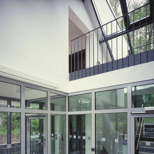 8-Blick-von-der-Eingangsschleuse-zur-Galerie_10_700pixel