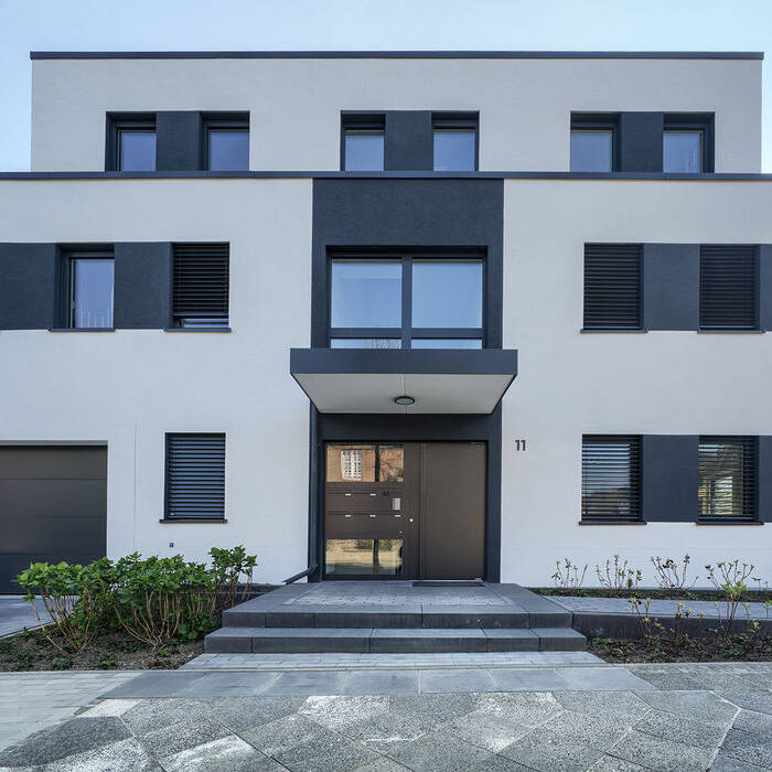 8_15_700pixelH3EIbQ0hfT1CW