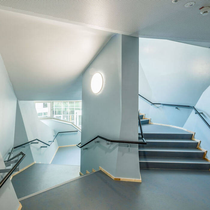 9878-8073_15_700pixel