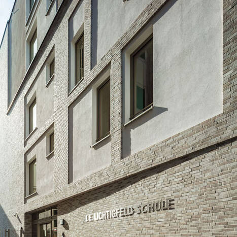 9878-8209_10_700pixel